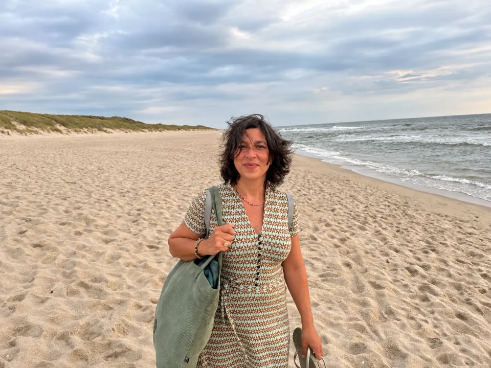 Farida Shehada am Meer
